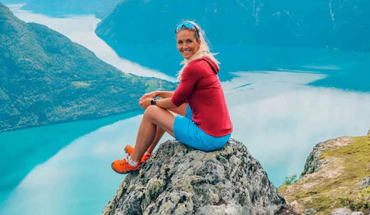 Hero-Bild für den Blogartikel ‘Treningsfrue über Beta-Carotin: meine Bräune bleibt das ganze Jahr über’ – Tipps für eine langanhaltende, natürliche Bräune mit Beta-Carotin.